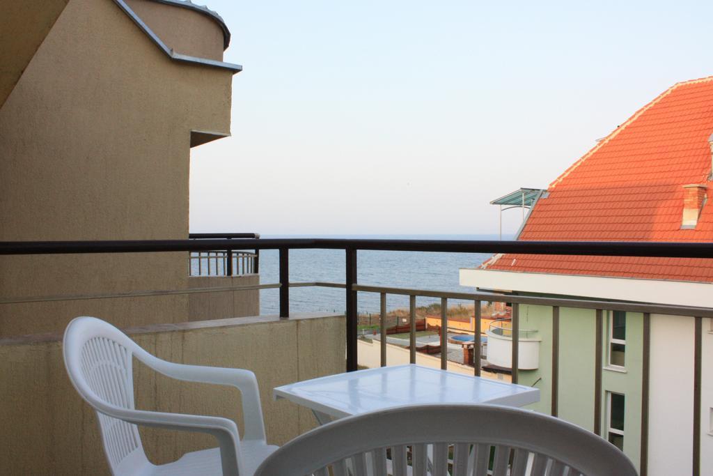 Hotel Milan Primorsko Exterior photo